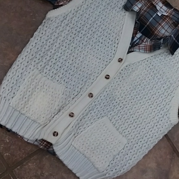 VINTAGE Cream button up sweater vest med/large - Picture 4 of 8